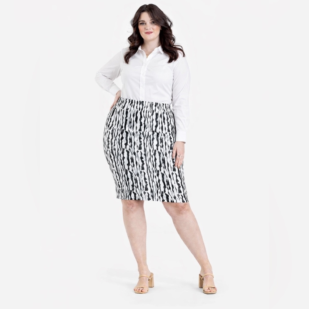 LuLaRoe Cassie Pencil Skirt | NWT | Size XL | Black & White Abstract Print